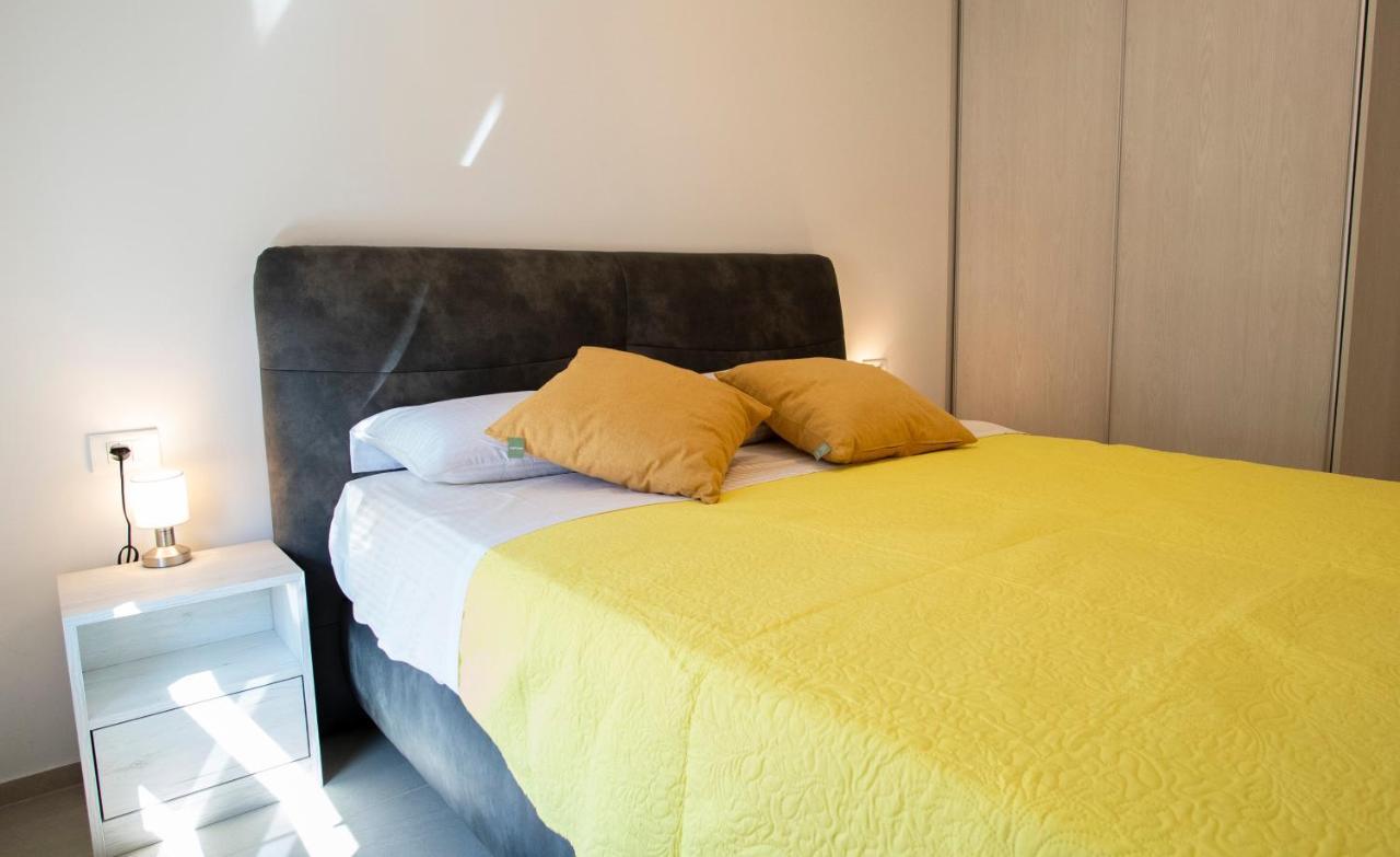 Appartement Lijon à Banjole Extérieur photo